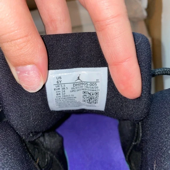 Jordan 12s dark Concord Black with metallic purple - Picture 4 of 5